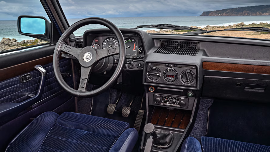 BMW E12 Interior