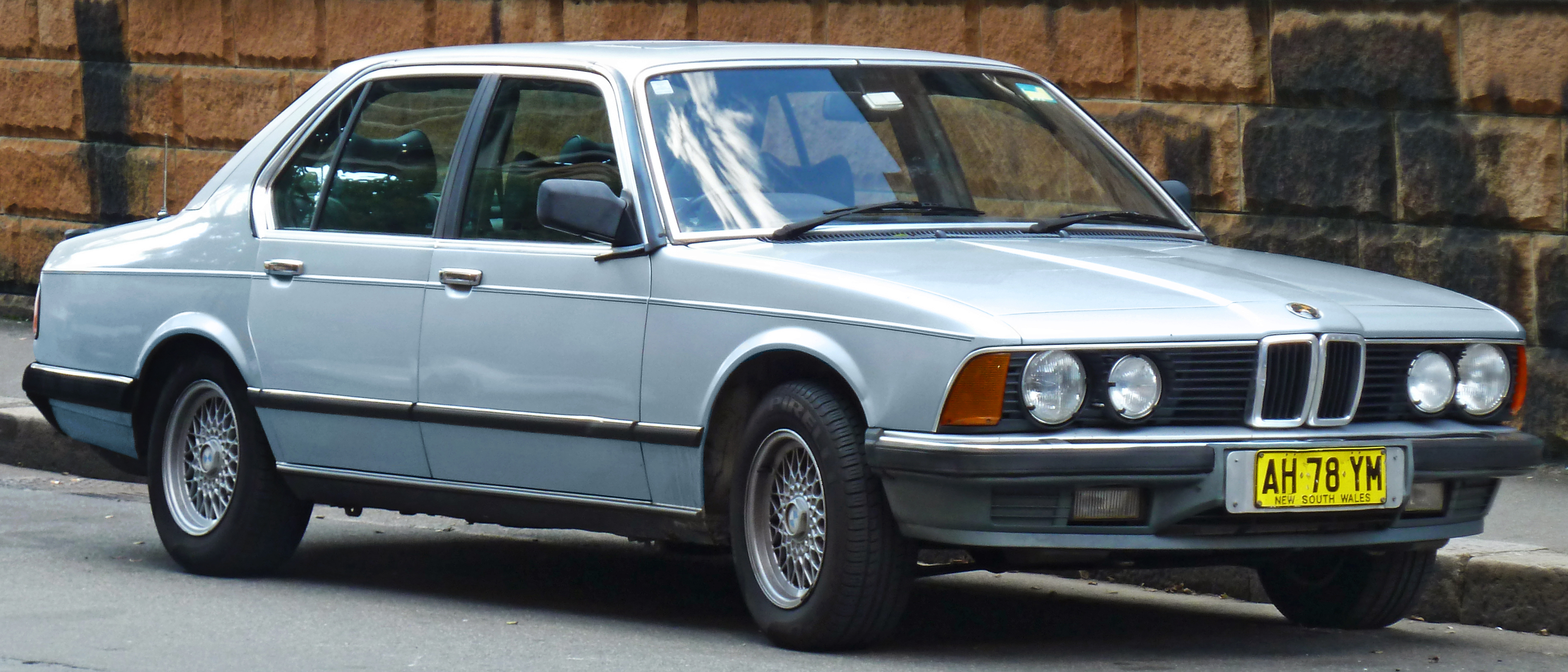 BMW E23
